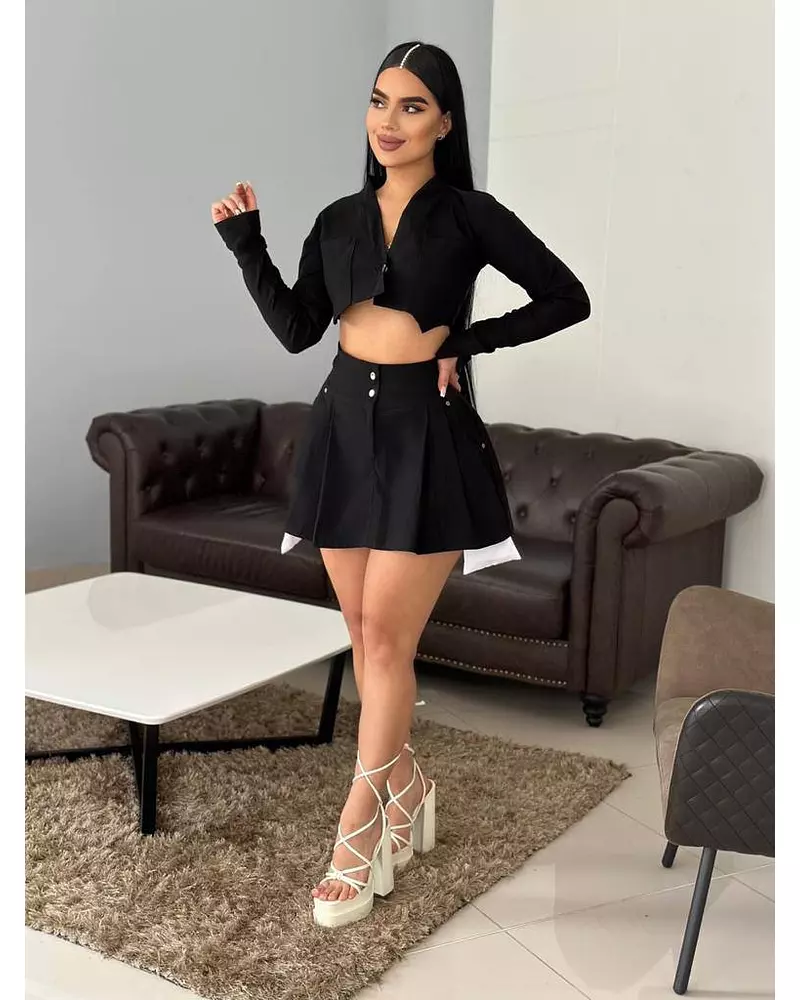 Falda Negra + Chaqueta Negra