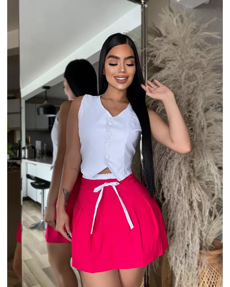 Blusa Blanca + Falda Roja