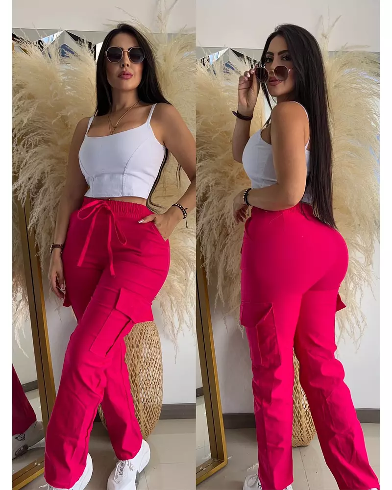 Blusa Blanca + Pantalon Rojo