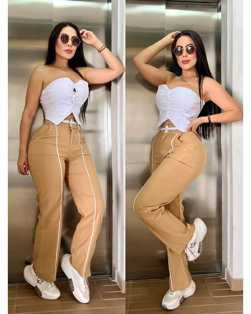 Blusa Blanca + Pantalon Café Claro