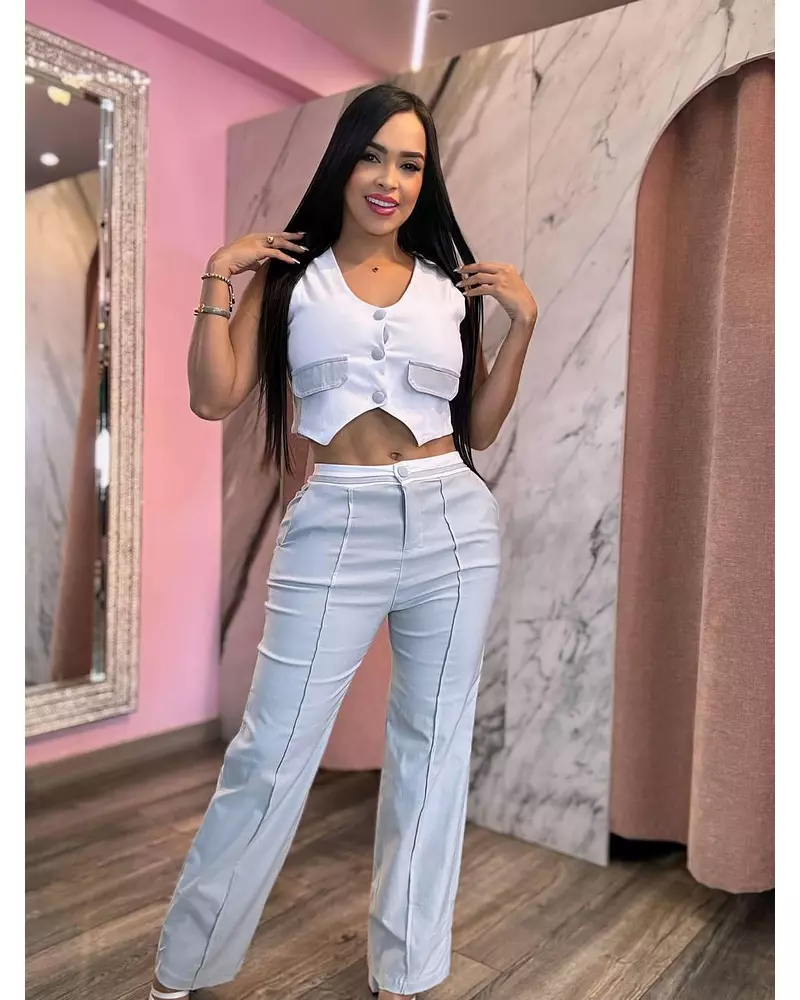 Blusa Blanca A Aplique Bolsillo + Pantalon Blanco