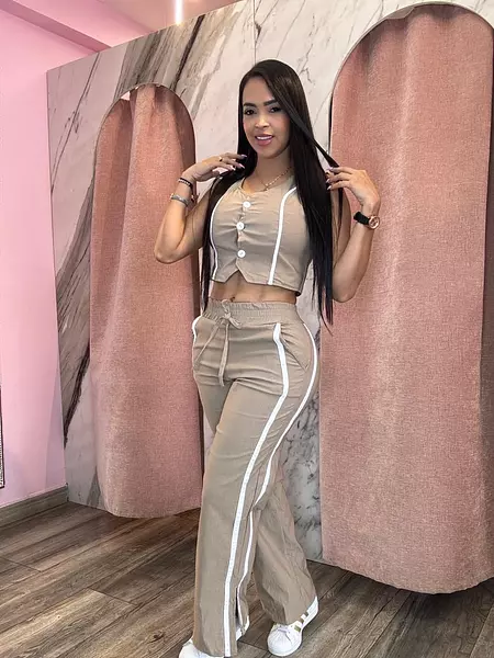 Blusa Beige + Pantalon Beibe Aplique Blanco