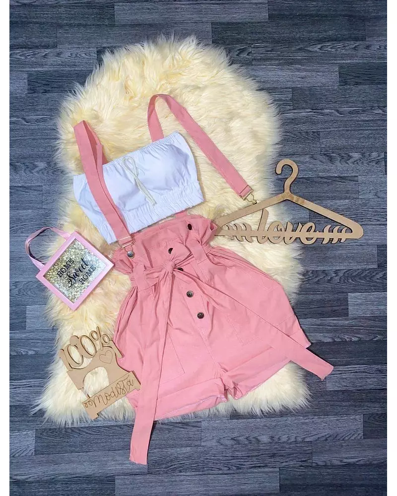 Blusa Estraple Blanca + Short Jardinero Rosado