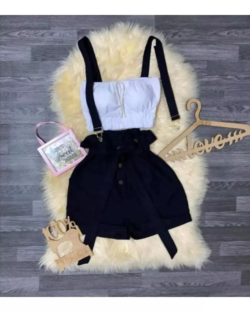 Blusa Estraple Blanca + Short Jardinero Negro