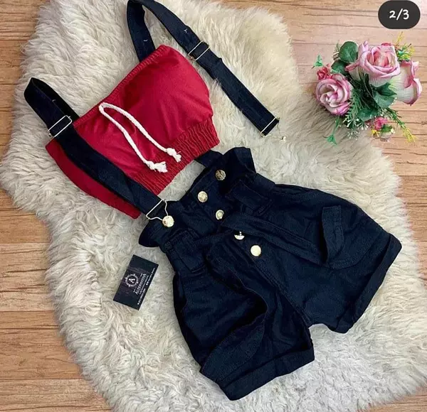 Blusa Estraple Roja + Short Jardinero Negro