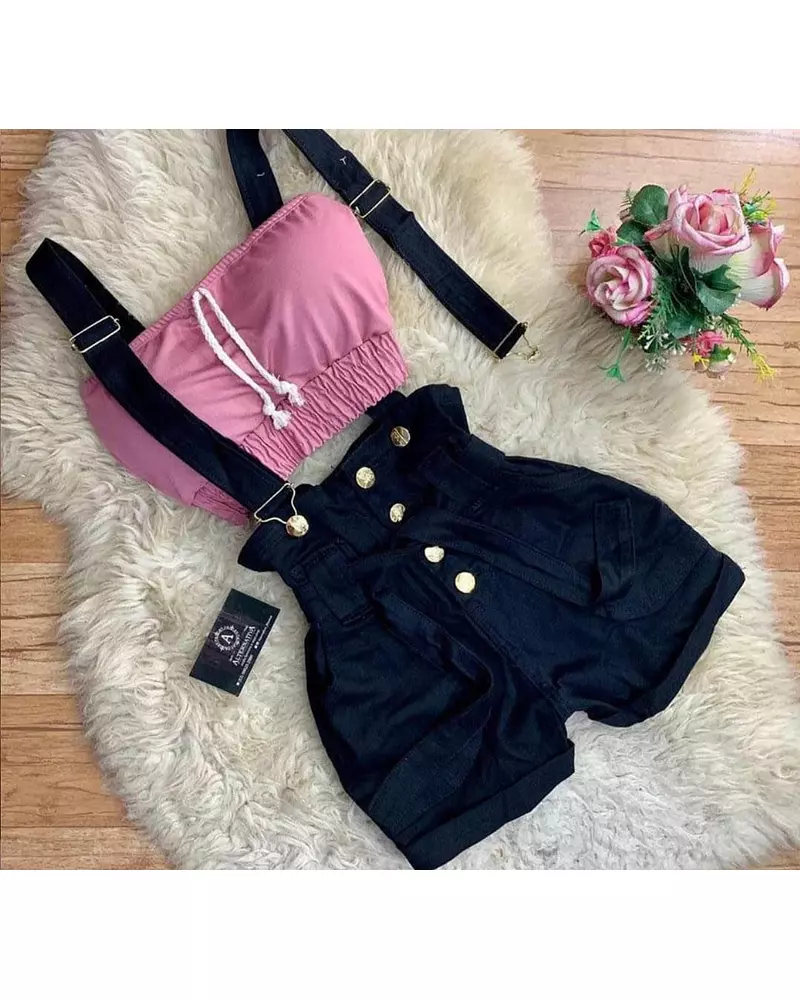 Blusa Estraple Rosada + Short Jardinero Negro