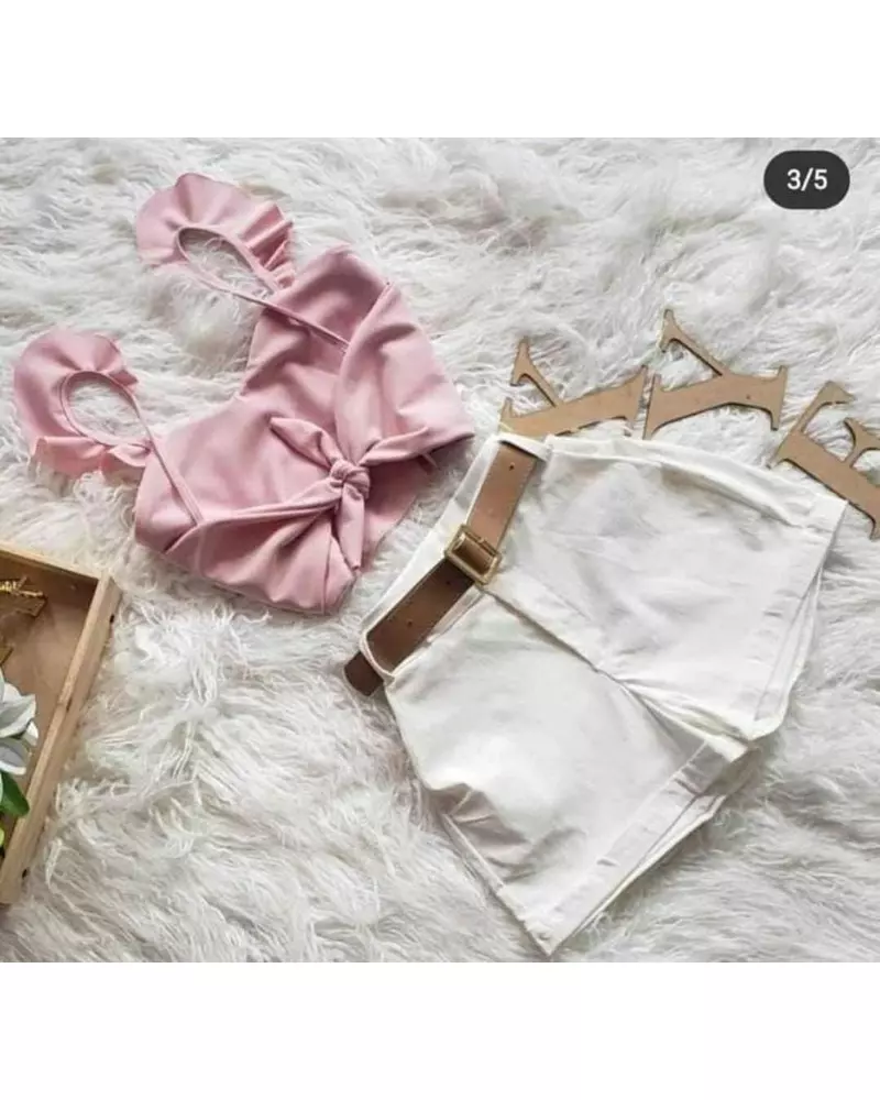 Blusa Rosada Nudo + Short Blanco