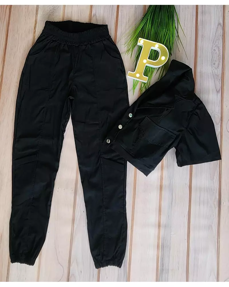 Camisa Negra + Pantalón Negro