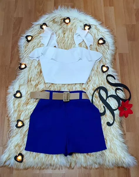 Blusa Blanca + Short Azul