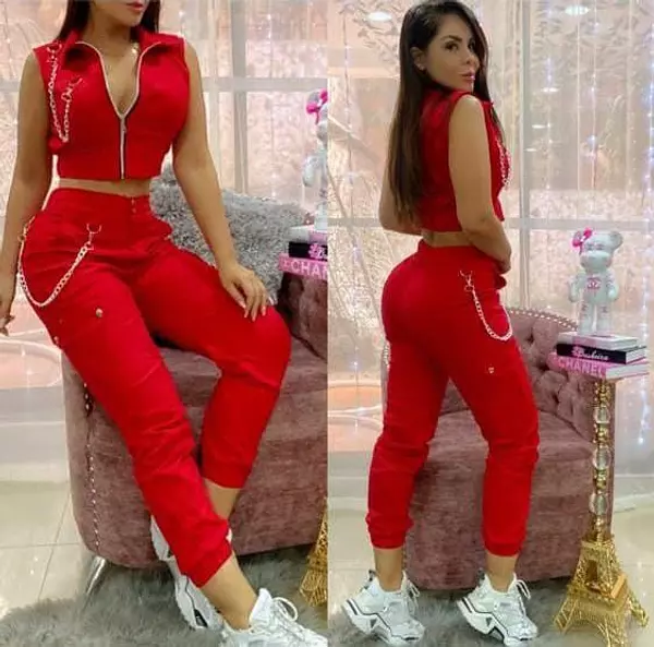 Blusa Roja + Pantalon Rojo Aplique Cadena